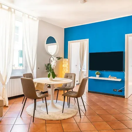 Modern In The Heart Of The Center Apartment Genua
