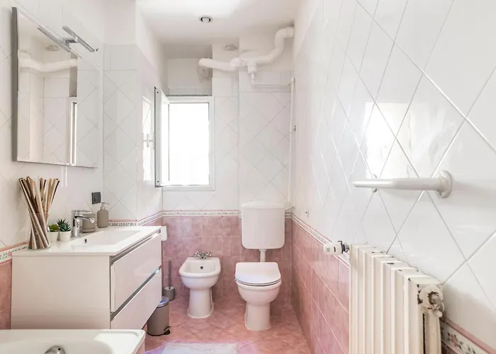 Modern In The Heart Of The Center * Janov